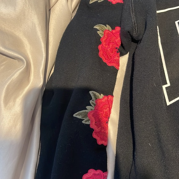 PINK Victoria's Secret  EMBROIDERED Black Rose Sweatshirt S Pullover - Picture 3 of 6